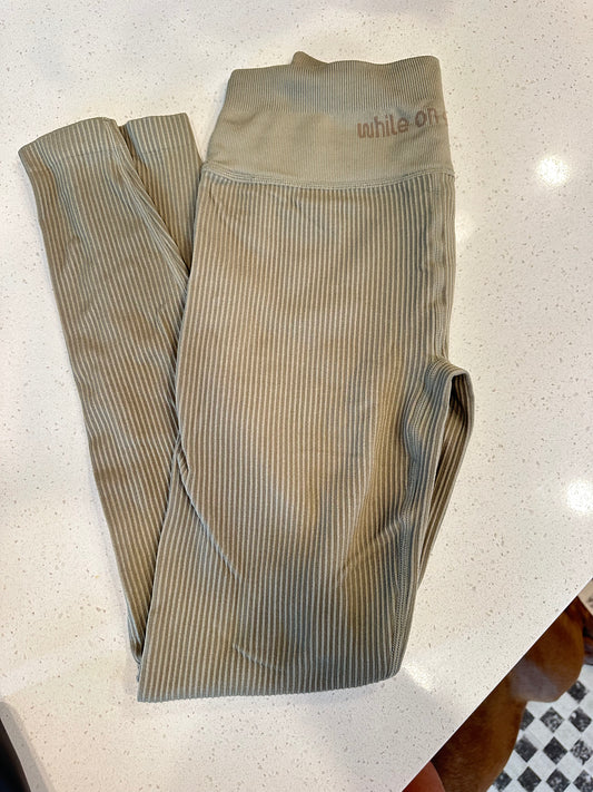 While On Earth Ribbed Leggings - Small